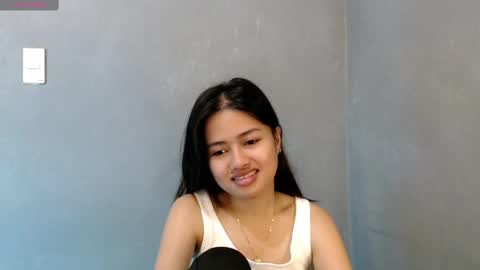 Snapshot of sweet_sirenxx chatting on 03/05/25, 01:39 Leah online show from 03/05/25, 01:39