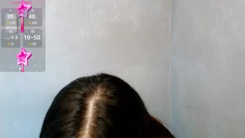 Snapshot of sweet_sirenxx chatting on 03/11/25, 02:51 Leah online show from 03/11/25, 02:51