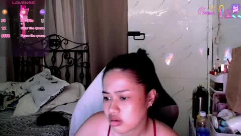 Snapshot of sweet_sirenxx chatting on 05/06/26, 07:02 Leah online show from 05/06/26, 07:02