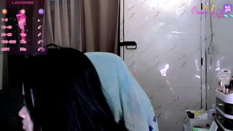 Snapshot of sweet_sirenxx chatting on 05/14/26, 08:10 Leah online show from 05/14/26, 08:10
