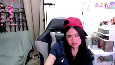 Snapshot of sweet_sirenxx chatting on 07/10/26, 05:59 Leah online show from 07/10/26, 05:59