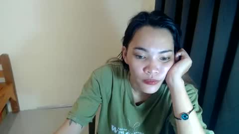 Snapshot of sweet_slutty19 chatting on 04/24/26, 05:21 shane online show from 04/24/26, 05:21