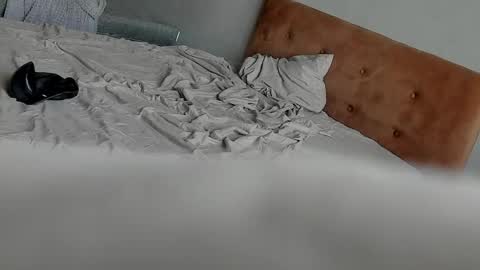 sweet_smith8 online show from 05/13/26, 02:42