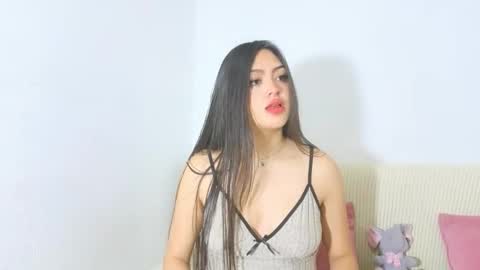 sweet_sophie_7 online show from 09/19/25, 04:25