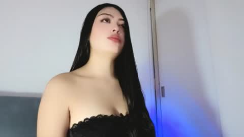 Snapshot of sweet_sophie_7 chatting on 06/15/26, 12:57 sweet_sophie_7 online show from 06/15/26, 12:57