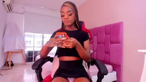 Snapshot of sweet_stacie chatting on 02/18/25, 01:11 sweet_stacie online show from 02/18/25, 01:11