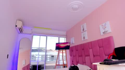 Snapshot of sweet_stacie chatting on 09/25/25, 01:15 sweet_stacie online show from 09/25/25, 01:15