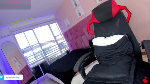 Snapshot of sweet_stacie chatting on 12/18/25, 12:55 sweet_stacie online show from 12/18/25, 12:55