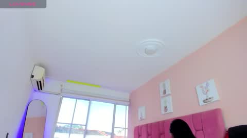 Snapshot of sweet_stacie chatting on 02/09/26, 02:10 sweet_stacie online show from 02/09/26, 02:10