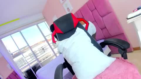 Snapshot of sweet_stacie chatting on 03/13/26, 02:23 sweet_stacie online show from 03/13/26, 02:23