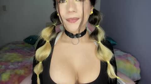              online show from 10/04/25, 06:44