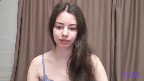 Snapshot of sweet_sweet_angel chatting on 03/21/26, 05:23 Angel online show from 03/21/26, 05:23