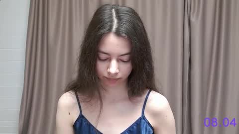 Snapshot of sweet_sweet_angel chatting on 04/08/26, 05:40 Angel online show from 04/08/26, 05:40