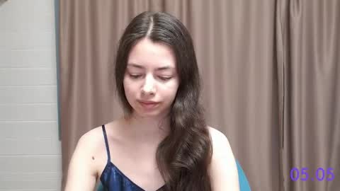 Snapshot of sweet_sweet_angel chatting on 05/05/26, 09:28 Angel online show from 05/05/26, 09:28