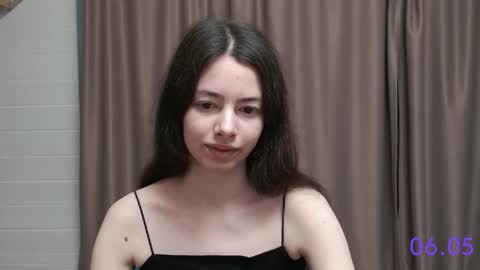 Snapshot of sweet_sweet_angel chatting on 05/06/26, 09:25 Angel online show from 05/06/26, 09:25