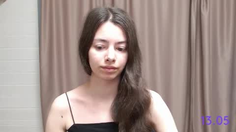 Snapshot of sweet_sweet_angel chatting on 05/13/26, 09:50 Angel online show from 05/13/26, 09:50
