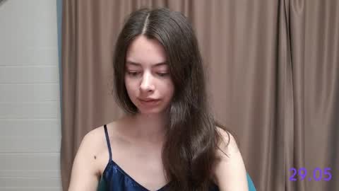 Snapshot of sweet_sweet_angel chatting on 05/29/26, 04:43 Angel online show from 05/29/26, 04:43