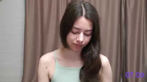 Snapshot of sweet_sweet_angel chatting on 06/07/26, 08:40 Angel online show from 06/07/26, 08:40