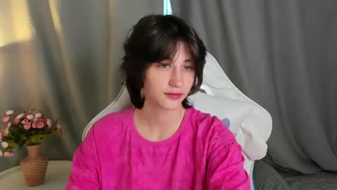 Snapshot of sweet_vanillopa chatting on 06/19/26, 02:16 Carolina Lu online show from 06/19/26, 02:16