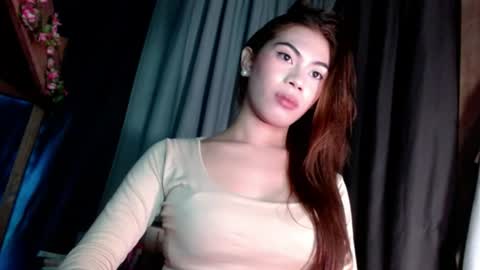 sweet_vell online show from 06/13/26, 09:13