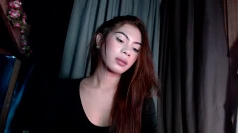sweet_vell online show from 06/17/26, 09:49