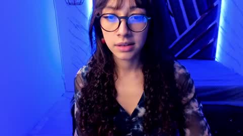 sweet_venus4 online show from 01/03/25, 10:29