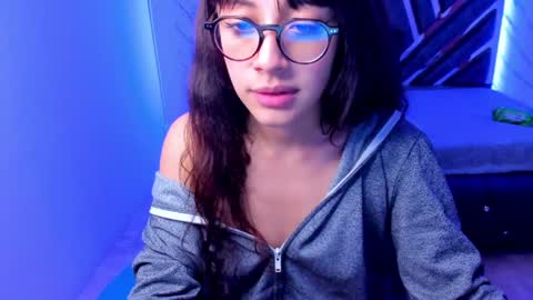 sweet_venus4 online show from 01/17/25, 12:42