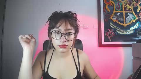 sweet_venus4 online show from 10/22/25, 03:45