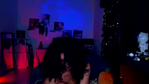 Steven independent model online show from 11/08/25, 12:00