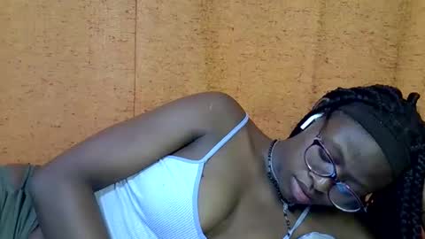 sweet_zarah online show from 04/11/26, 08:24
