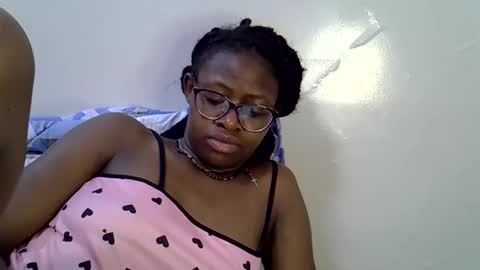 sweet_zarah online show from 04/26/26, 06:55