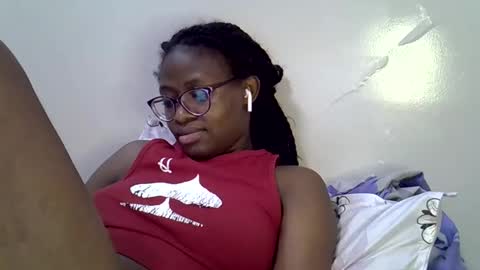 sweet_zarah online show from 04/26/26, 07:00