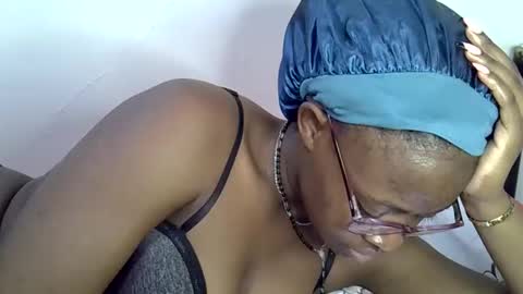 sweet_zarah online show from 05/03/26, 05:46