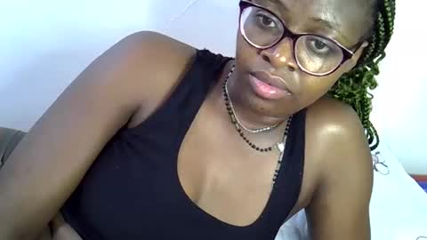 Snapshot of sweet_zarah chatting on 05/11/26, 04:04 sweet_zarah online show from 05/11/26, 04:04