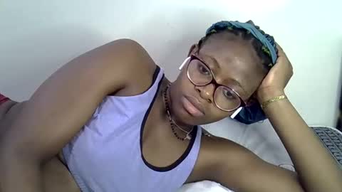Snapshot of sweet_zarah chatting on 05/13/26, 01:14 sweet_zarah online show from 05/13/26, 01:14