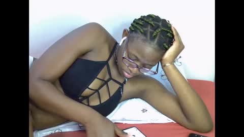 Snapshot of sweet_zarah chatting on 05/19/26, 11:55 sweet_zarah online show from 05/19/26, 11:55