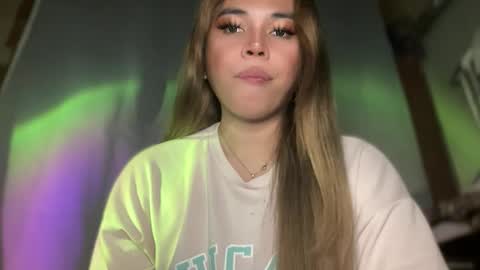 Snapshot of sweetalexa19 chatting on 12/19/25, 04:14 alexa your one and only queen online show from 12/19/25, 04:14