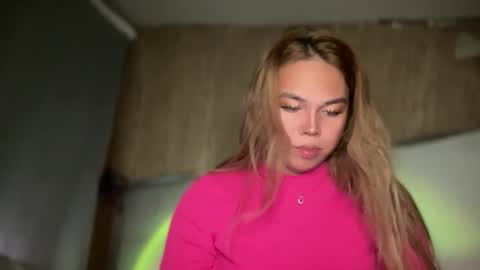 Snapshot of sweetalexa19 chatting on 02/04/26, 04:35 alexa your one and only queen online show from 02/04/26, 04:35