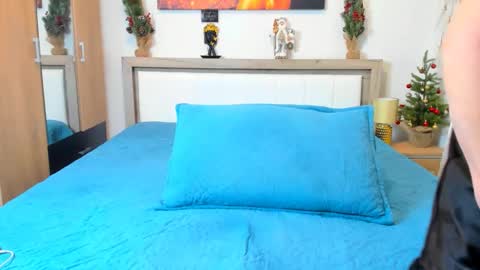 Viorica online show from 12/14/25, 03:01