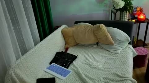 Snapshot of sweetania_ chatting on 05/20/26, 10:38 Ania online show from 05/20/26, 10:38