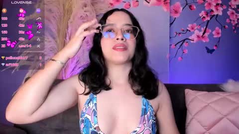 Annie online show from 09/10/25, 04:23