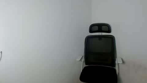 Snapshot of sweetasiangay chatting on 12/20/25, 07:32 sweetasiangay online show from 12/20/25, 07:32