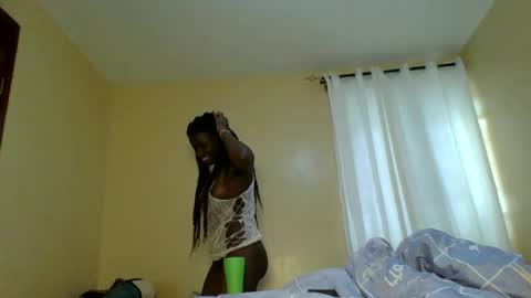 Snapshot of sweetass_02 chatting on 07/28/26, 12:59 bianca online show from 07/28/26, 12:59