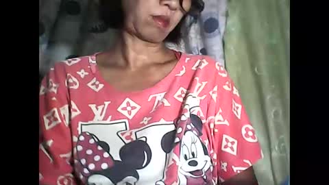 Snapshot of sweetbella24 chatting on 10/25/25, 12:13 im anne online show from 10/25/25, 12:13