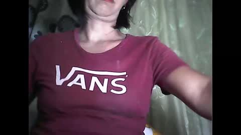 Snapshot of sweetbella24 chatting on 05/16/26, 11:20 im anne online show from 05/16/26, 11:20