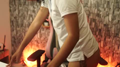 Salom independent model online show from 05/02/26, 04:50