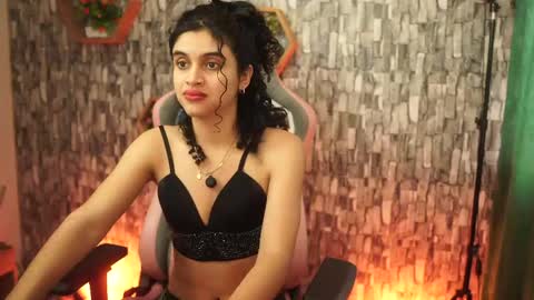 Salom independent model online show from 05/05/26, 09:01