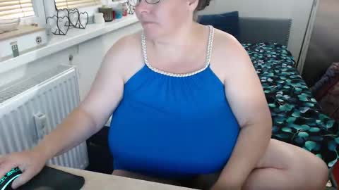 Sweetboobs85h online show from 09/19/25, 07:25