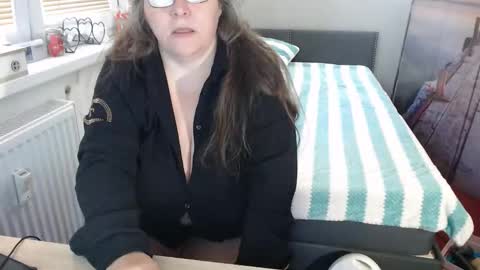 Sweetboobs85h online show from 10/20/25, 06:47