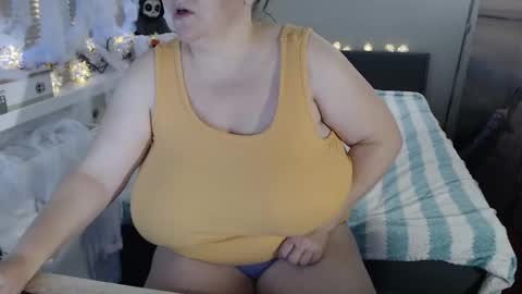 Sweetboobs85h online show from 10/31/25, 03:35